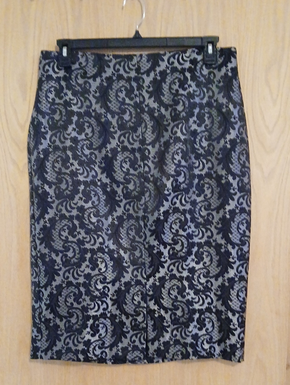 Worthington Black and Gray Damask Pencil Skirt